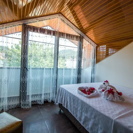 Parus Hotell 3*